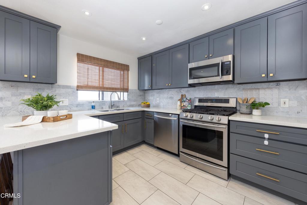 100 N Electric Avenue 21