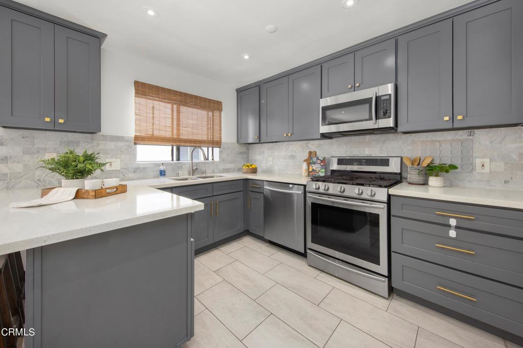 100 N Electric Avenue 21