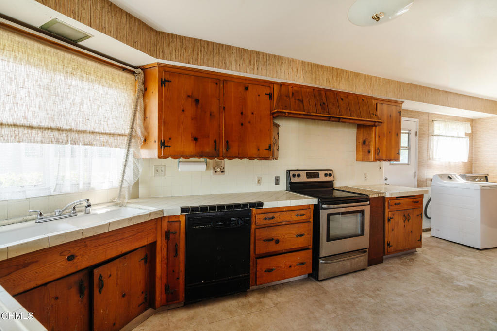 5207 Veronica Street