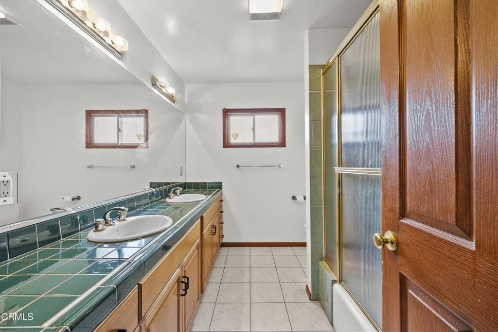4428 Saint Clair Avenue