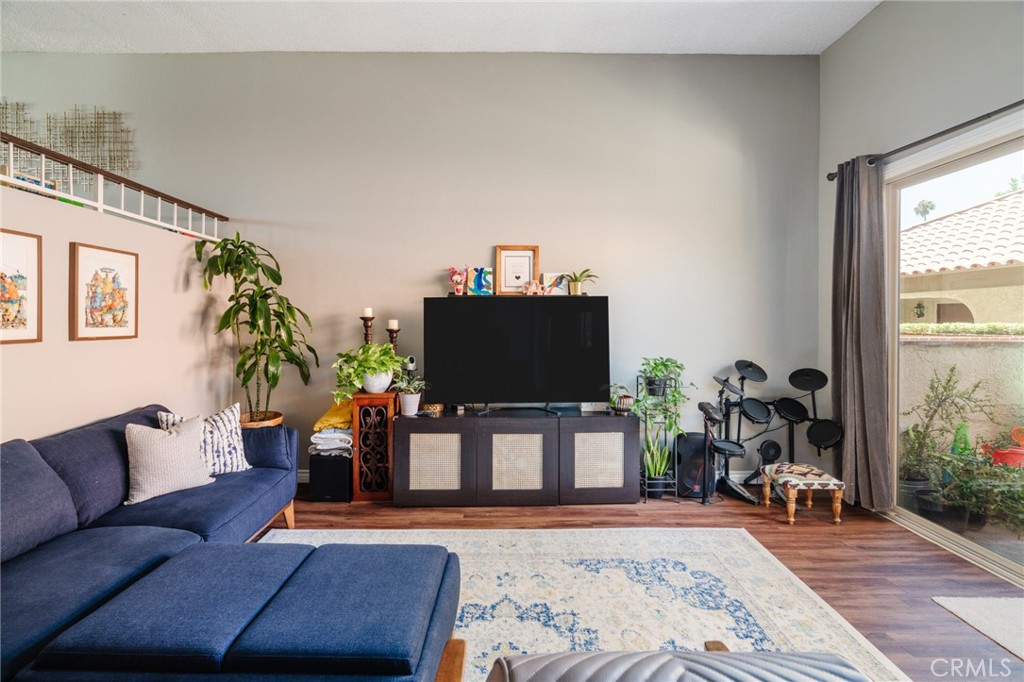 19545 Sherman Way Unit: 16