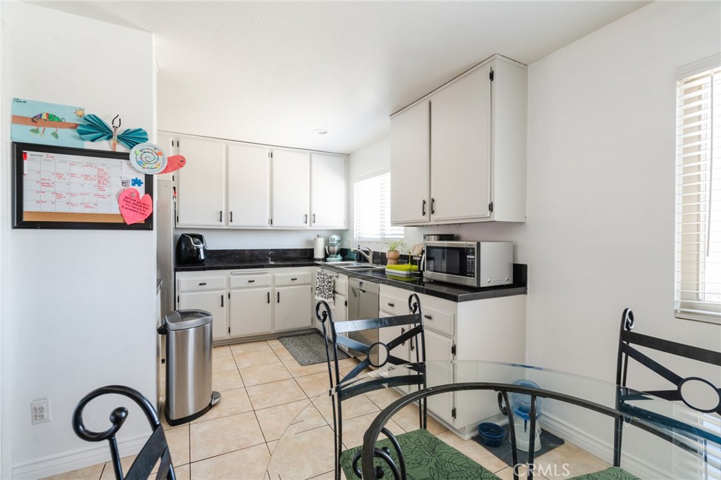 19545 Sherman Way Unit: 16