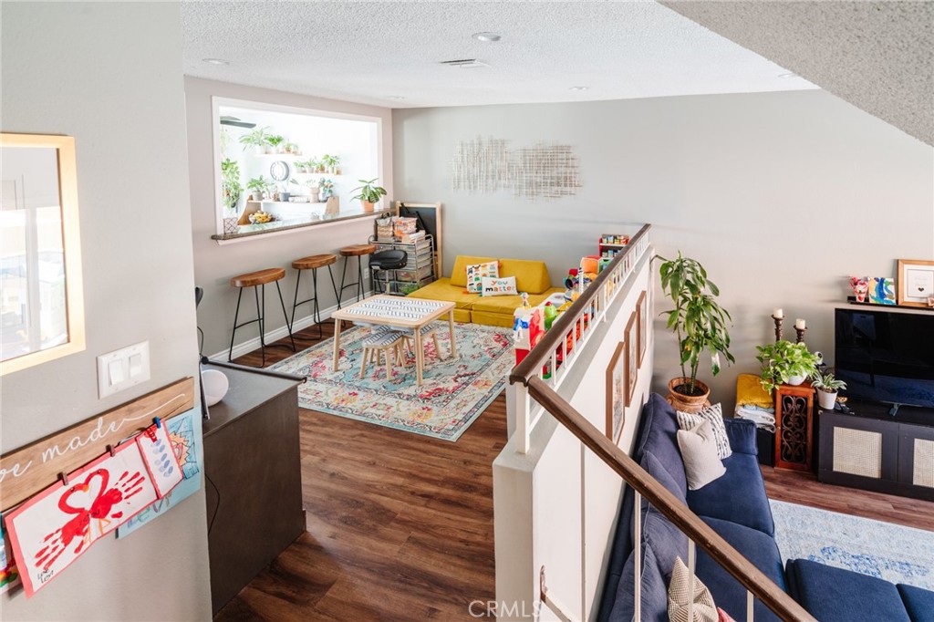 19545 Sherman Way Unit: 16