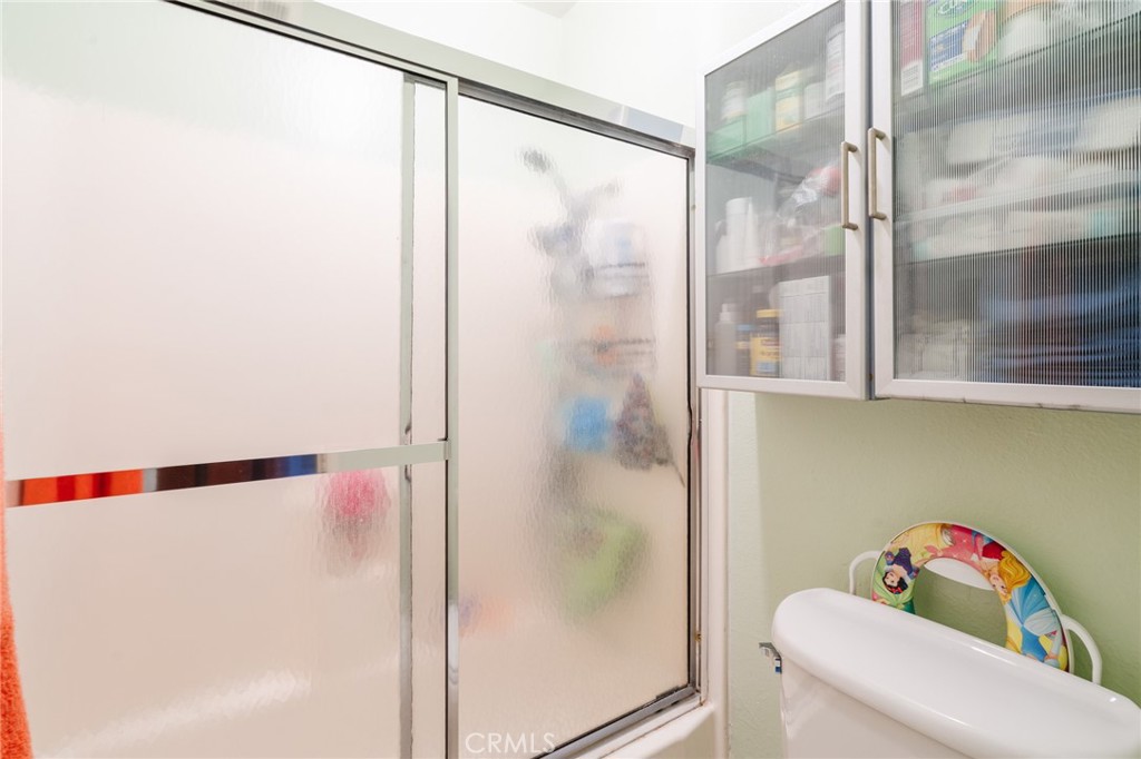 19545 Sherman Way Unit: 16