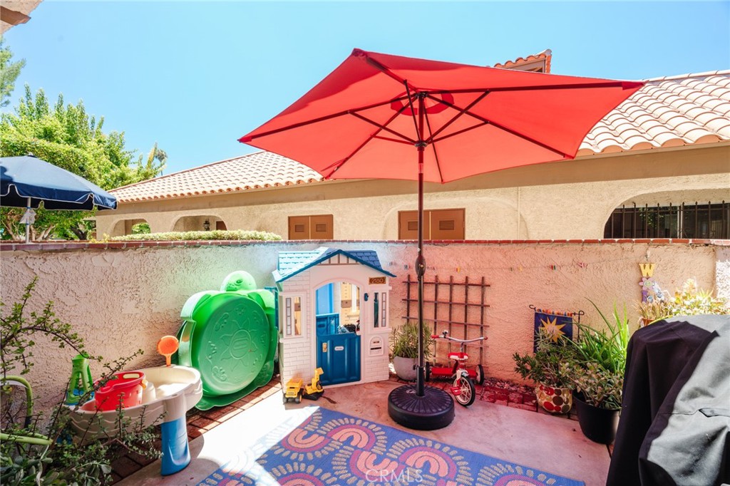 19545 Sherman Way Unit: 16