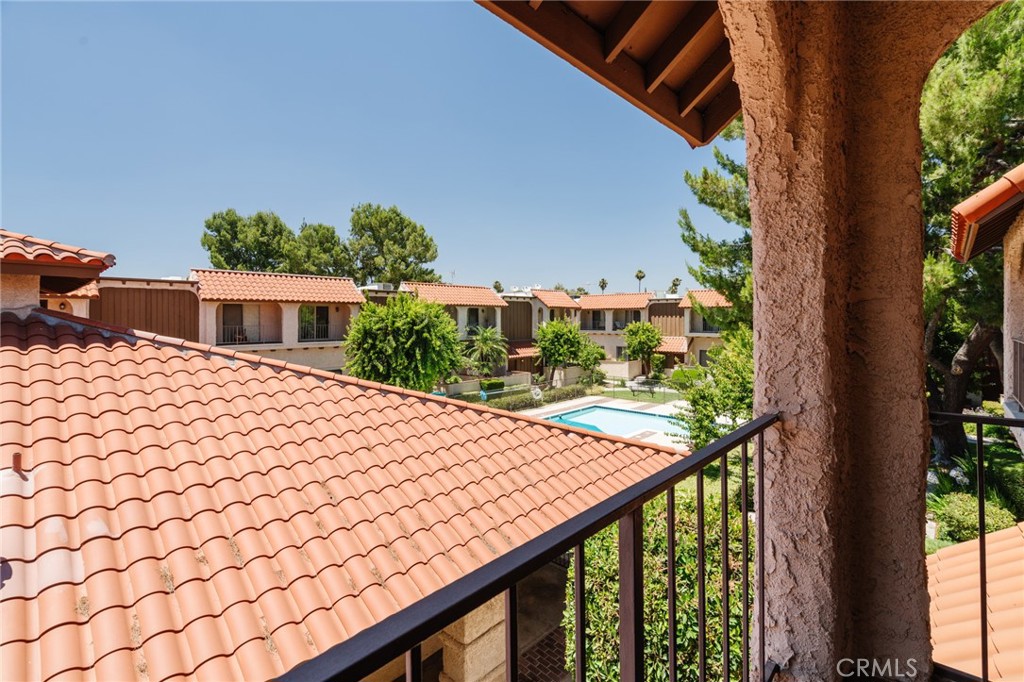 19545 Sherman Way Unit: 16