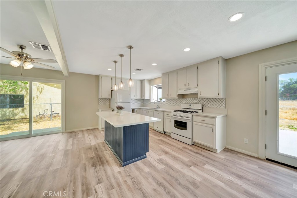9654 E Avenue S12