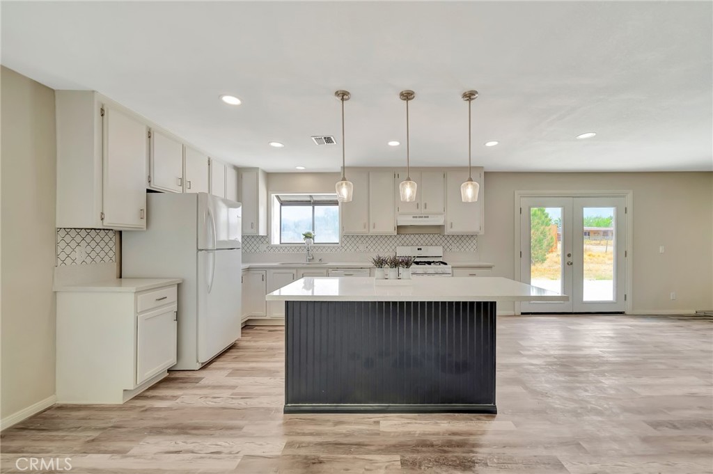 9654 E Avenue S12
