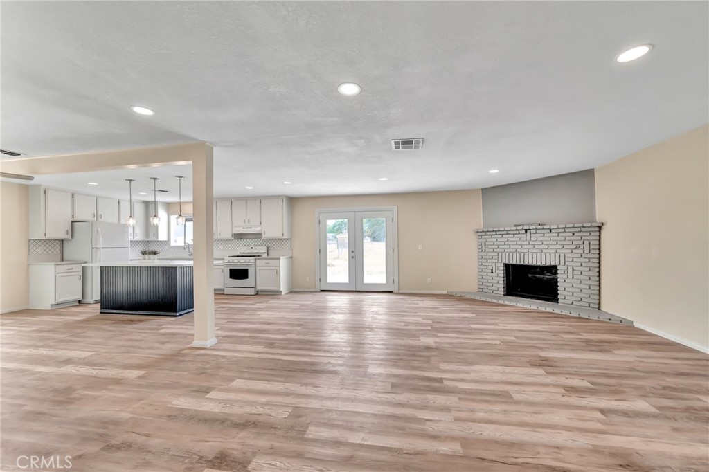 9654 E Avenue S12