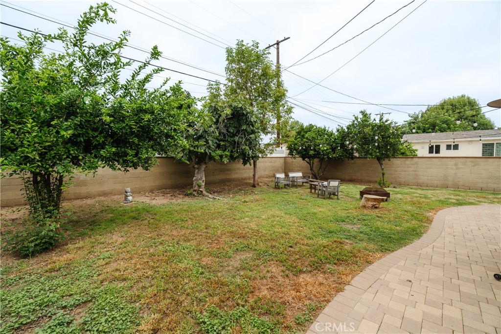 10133 Noble Avenue