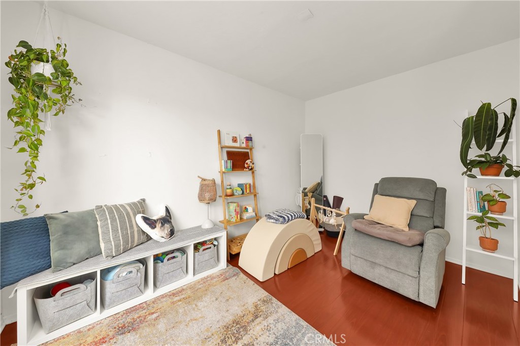 8544 De Soto Avenue Unit: 6