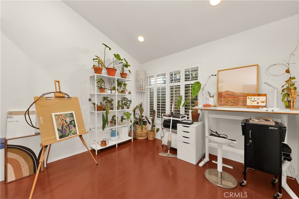 8544 De Soto Avenue Unit: 6