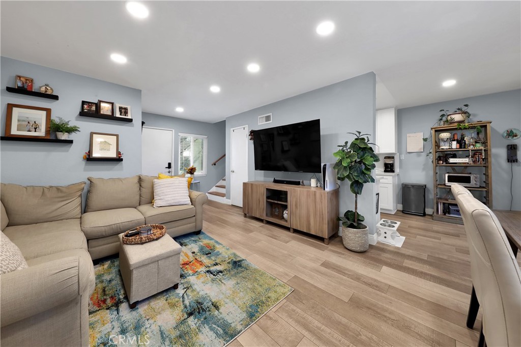 410 W Electric Avenue 410B