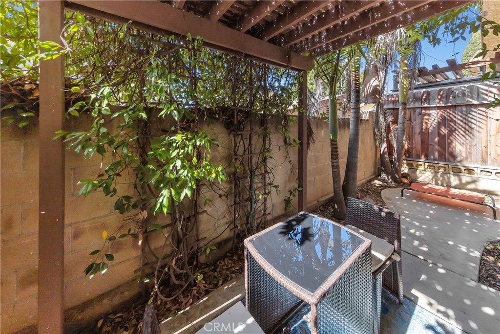 410 W Electric Avenue 410B