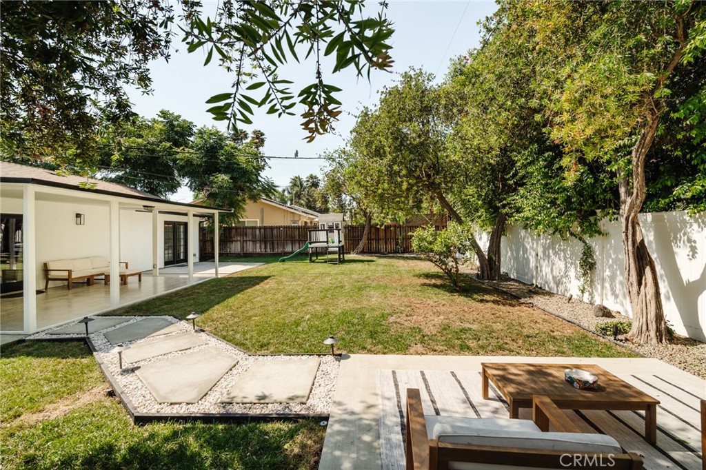 6823 Sale Avenue