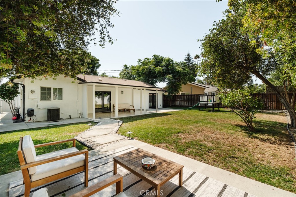 6823 Sale Avenue