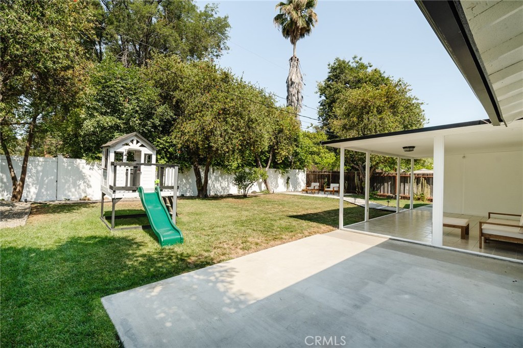 6823 Sale Avenue