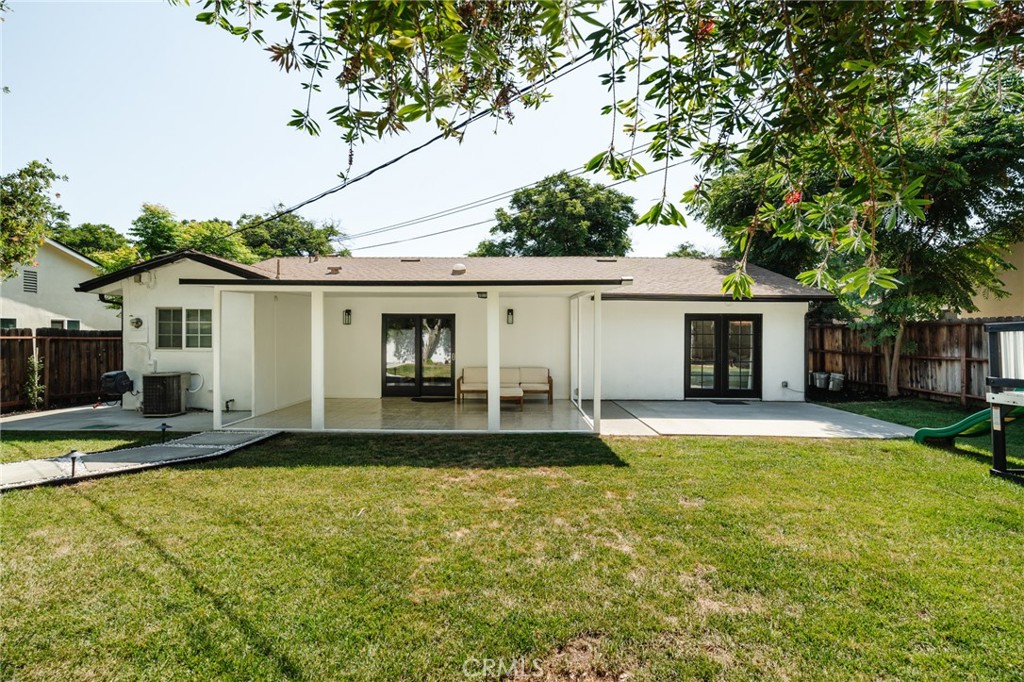 6823 Sale Avenue