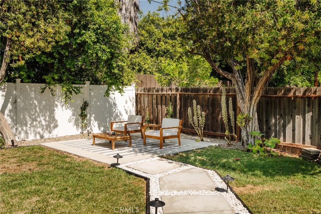 6823 Sale Avenue