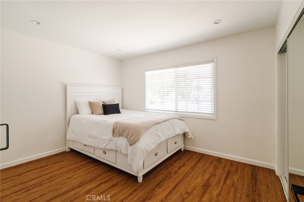 6823 Sale Avenue