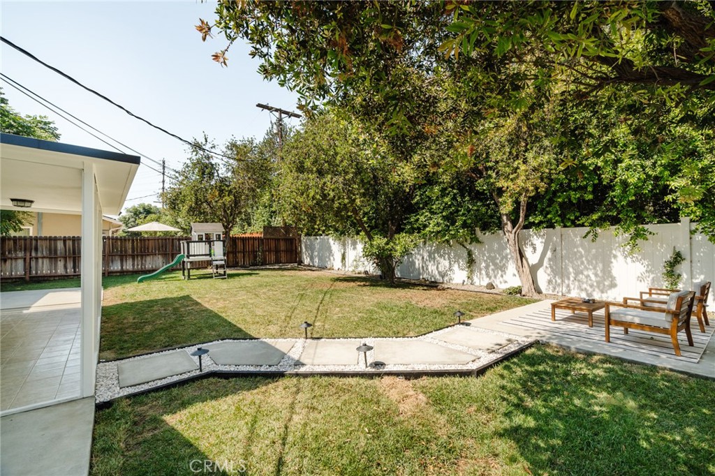6823 Sale Avenue