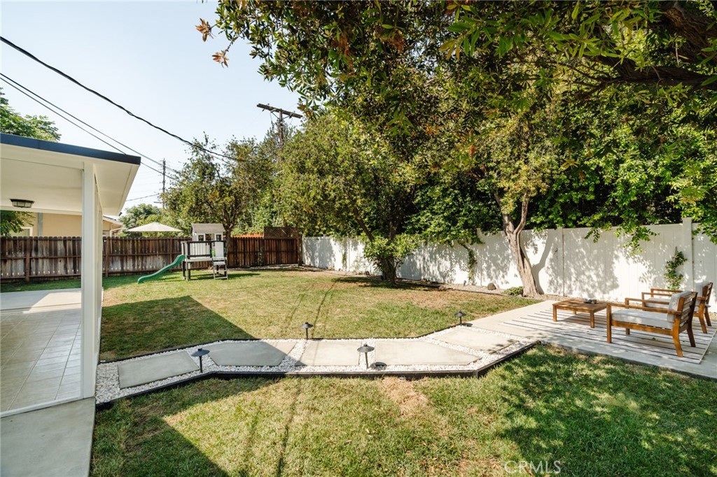 6823 Sale Avenue