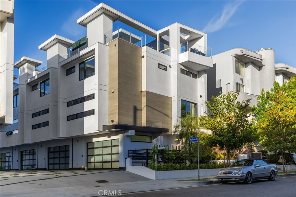 4525 N Via Nova Drive