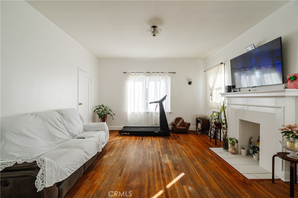 1221 5th Avenue 3