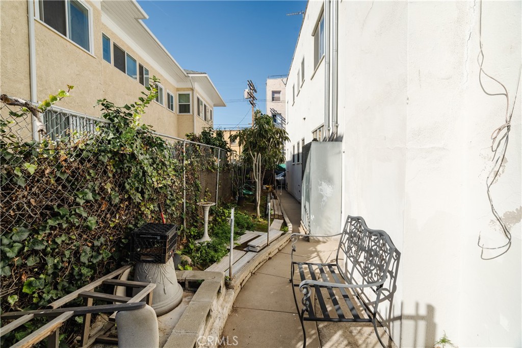 1221 5th Avenue 3