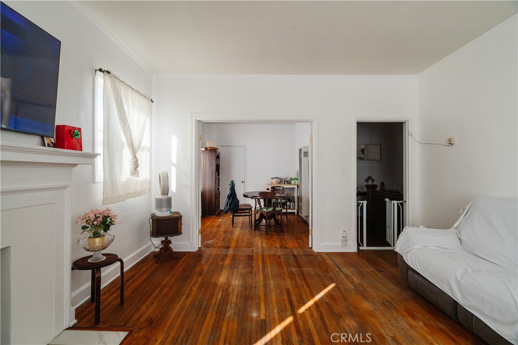 1221 5th Avenue 3