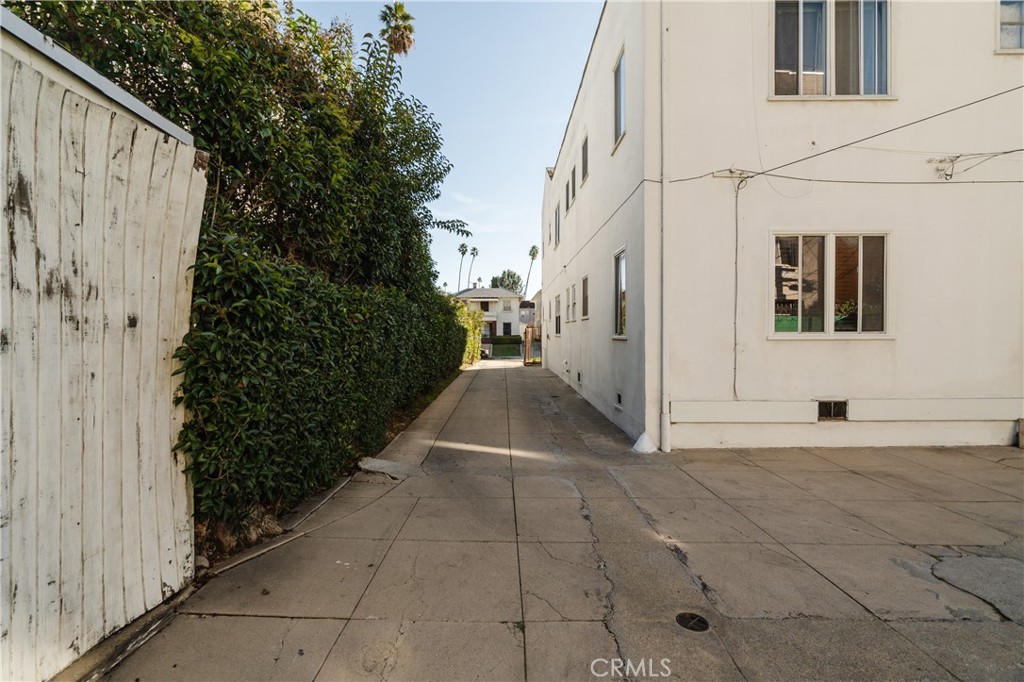 1221 5th Avenue 3
