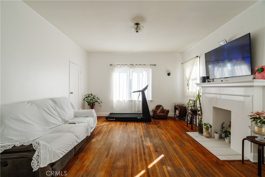 1221 5th Avenue 3