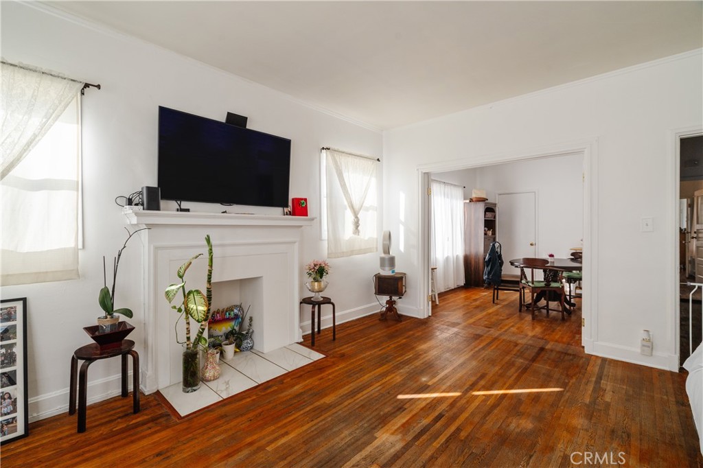 1221 5th Avenue 3