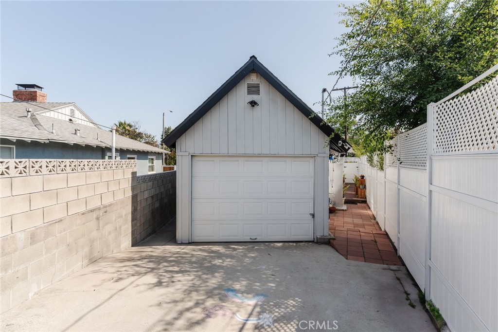 11931 Tiara Street
