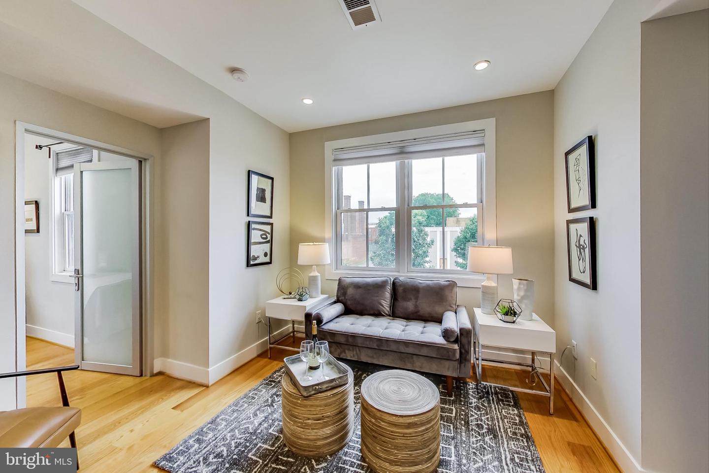1209 G St SE #9