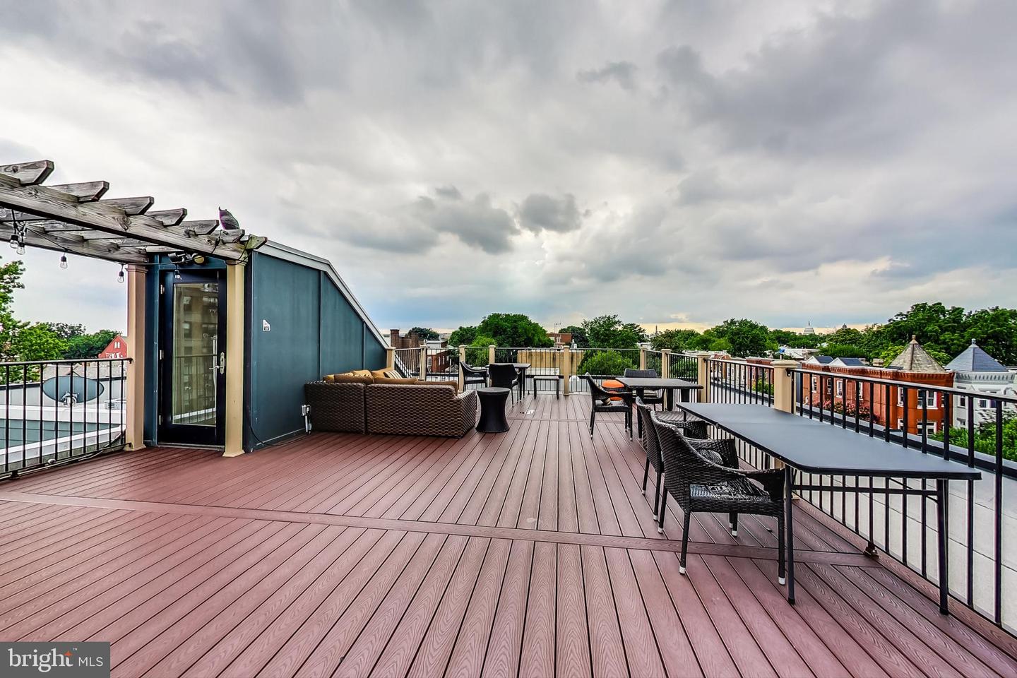 1209 G St SE #9