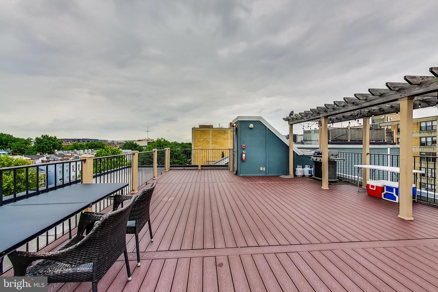 1209 G St SE #9
