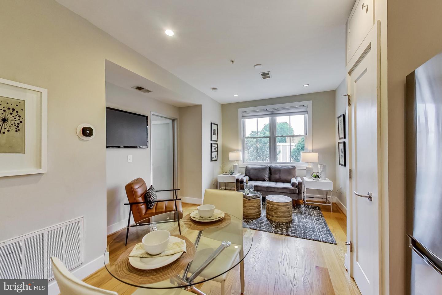 1209 G St SE #9