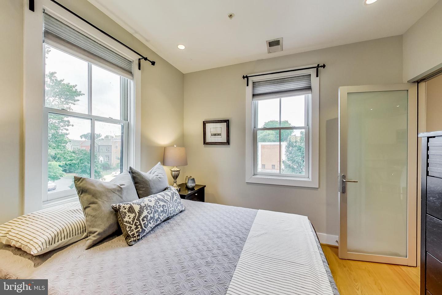 1209 G St SE #9