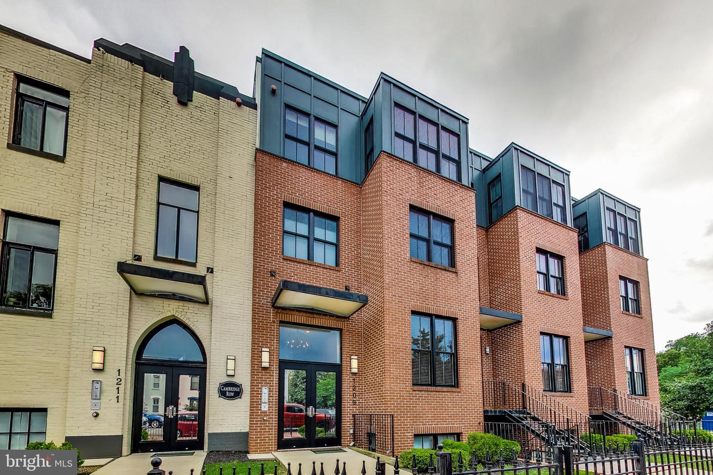 1209 G St SE #9