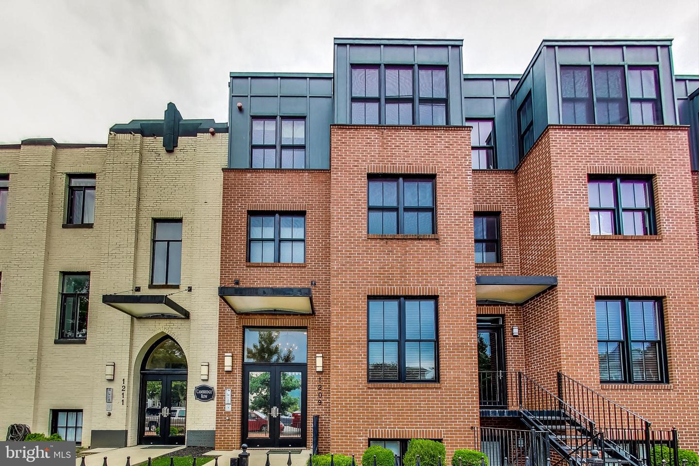 1209 G St SE #9