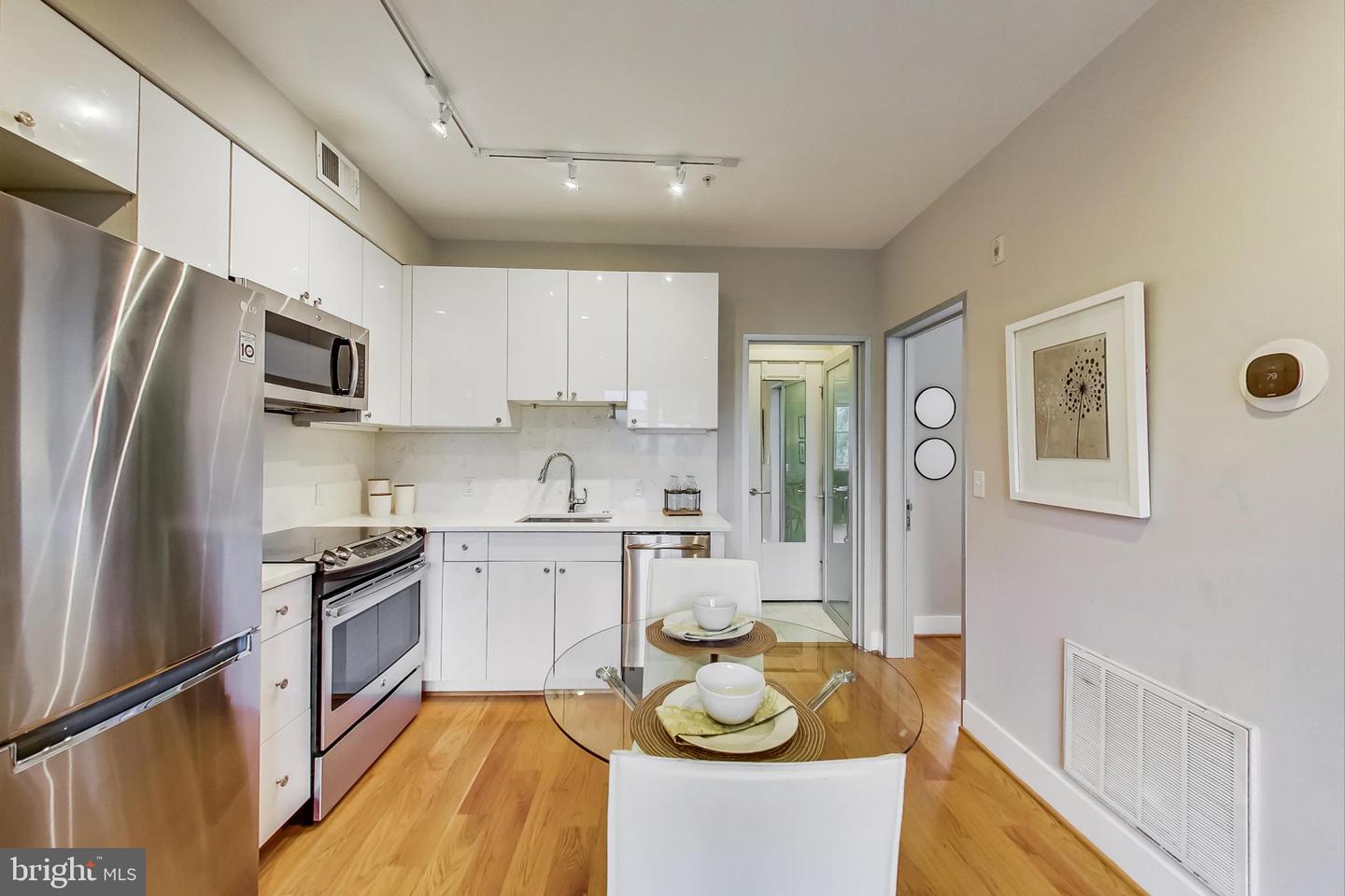1209 G St SE #9