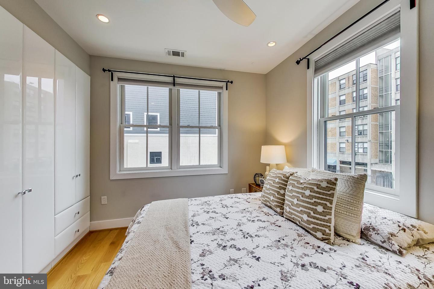 1209 G St SE #9