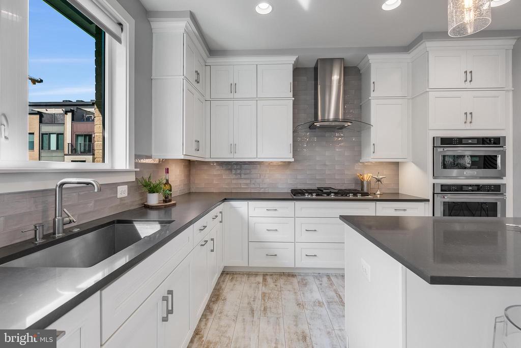 10412 BREUER STREET