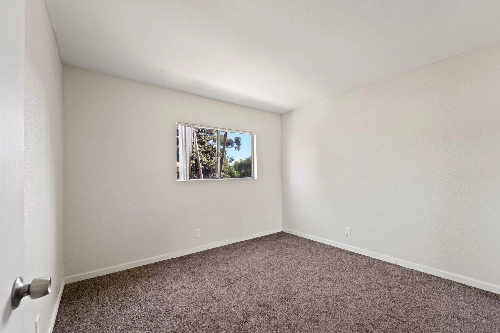 1322 W San Ysidro Blvd Unit B