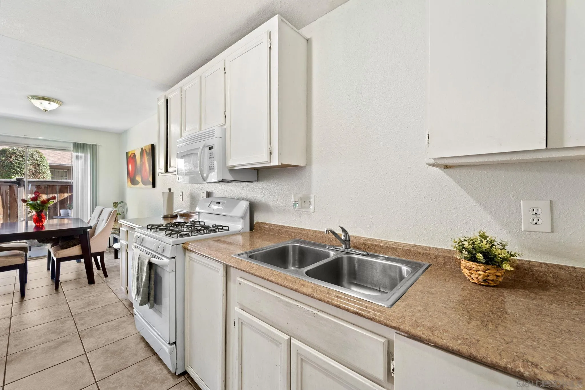 1322 W San Ysidro Blvd Unit B