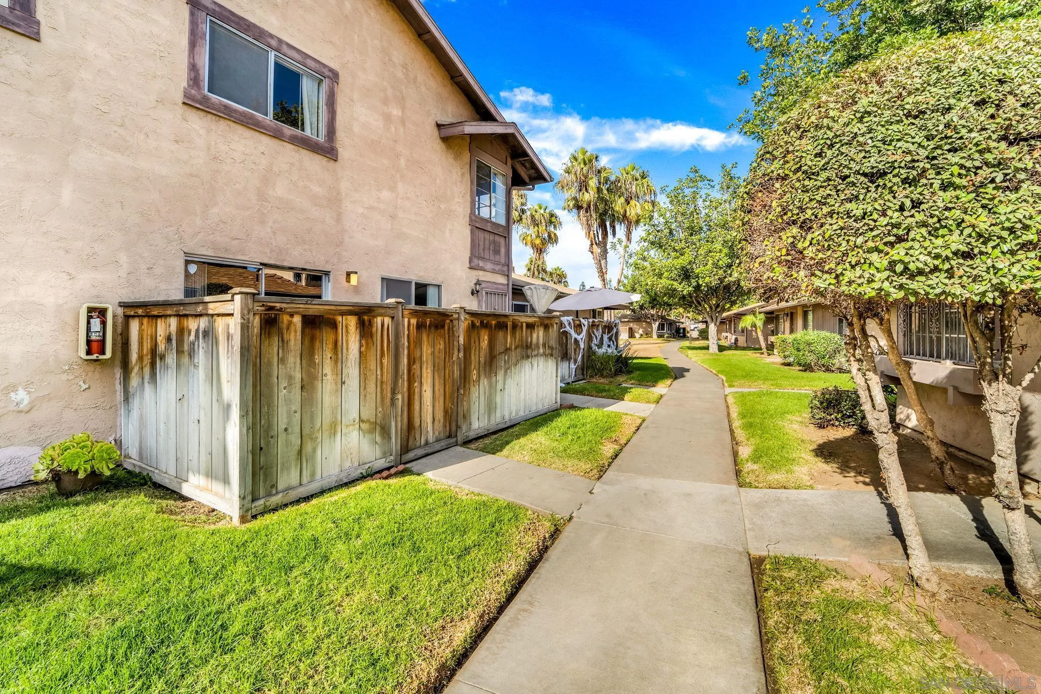 1322 W San Ysidro Blvd Unit B