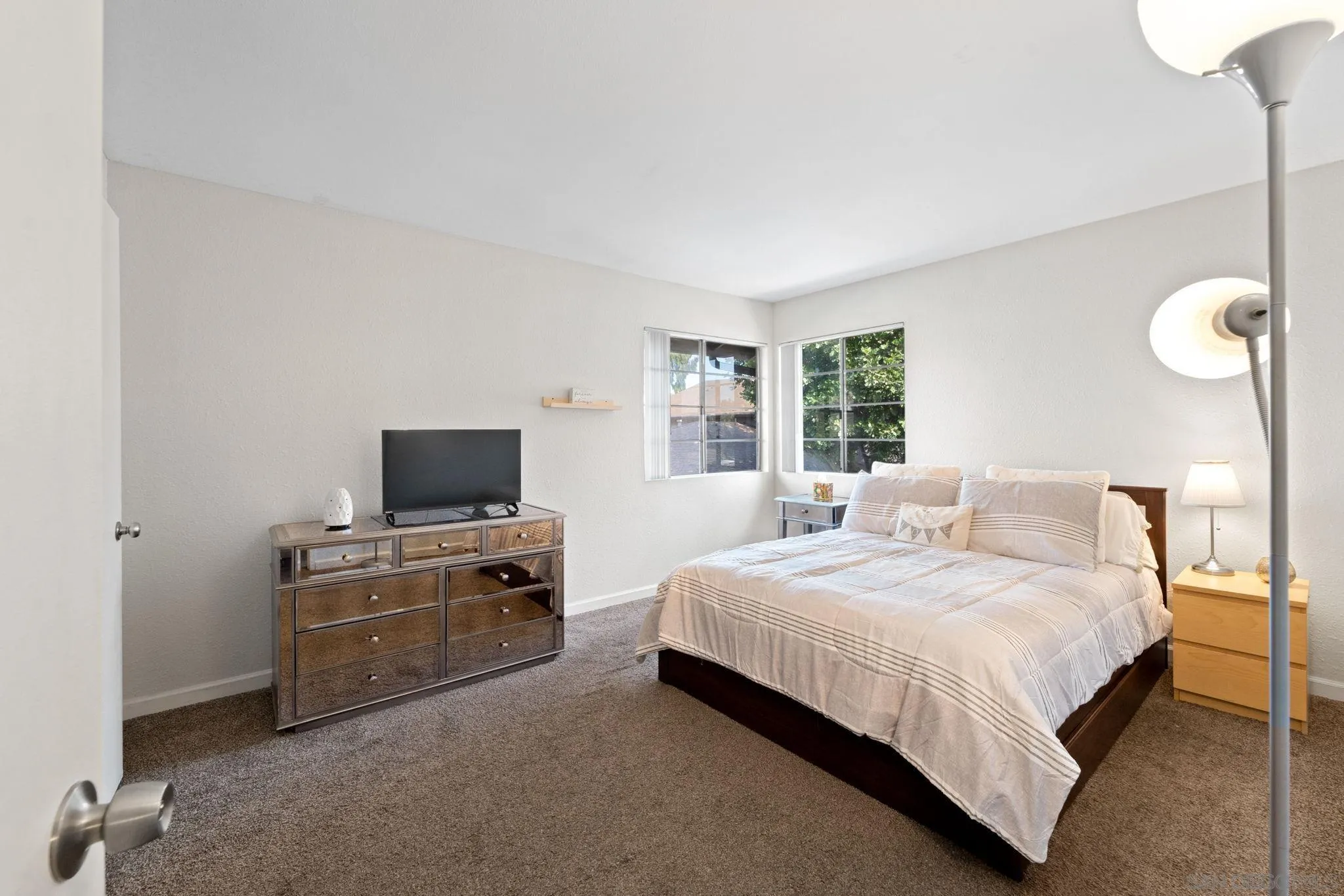 1322 W San Ysidro Blvd Unit B