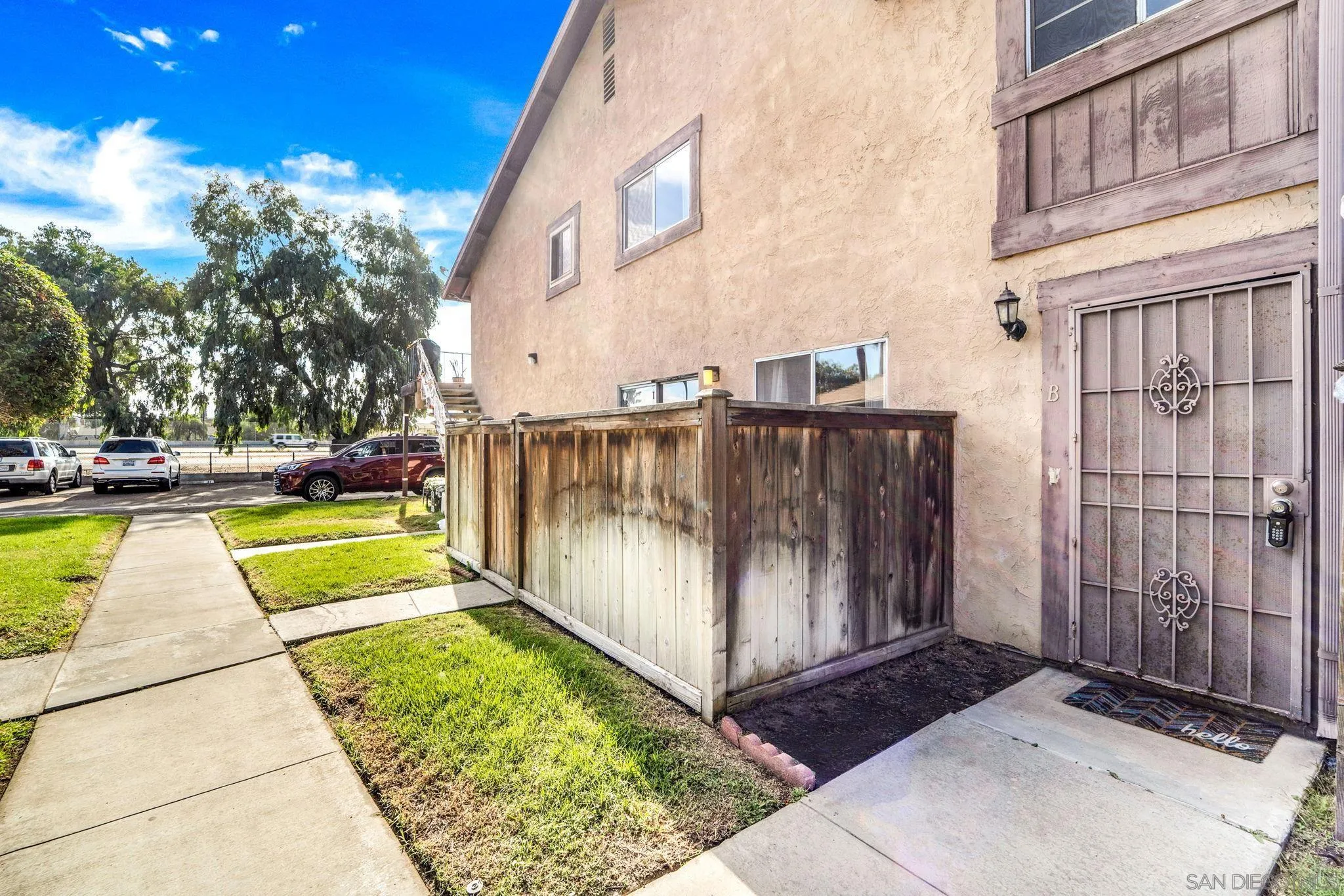 1322 W San Ysidro Blvd Unit B