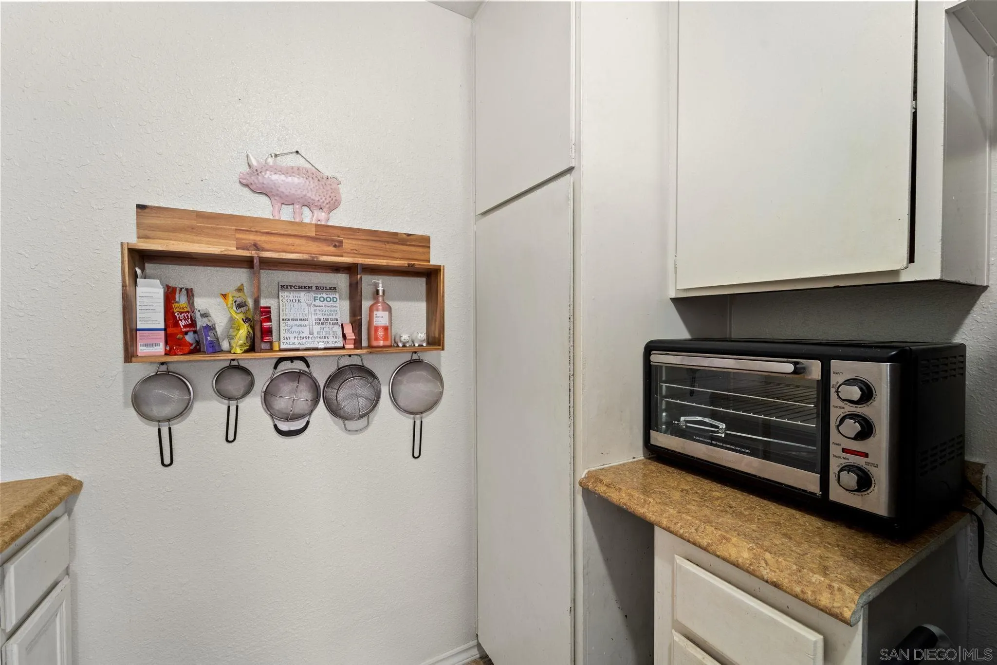 1322 W San Ysidro Blvd Unit B